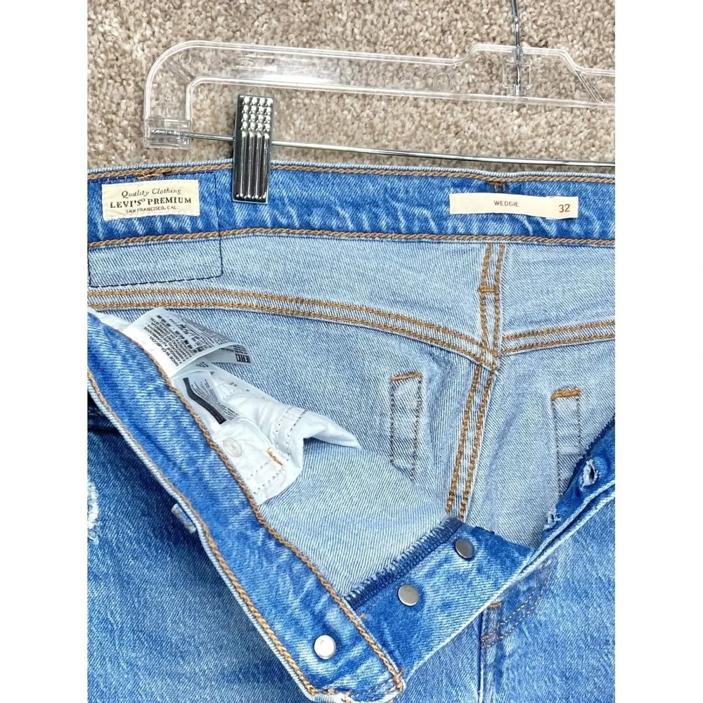 Levi's Premium Wedgie Straight Button Fly Jeans Womens 32 Blue Distressed Denim